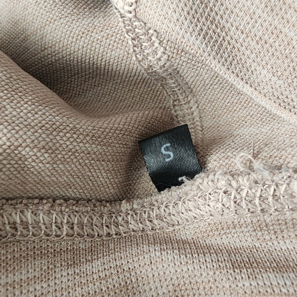 Alphalete Compression Leggings Size Small Brand Spell Out. - Picture 7 of 8